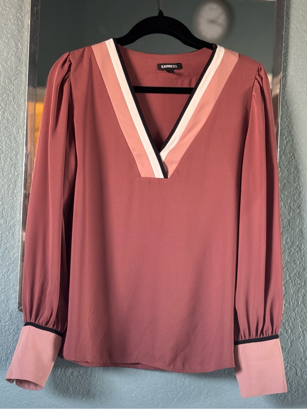 EUC Express Portofino Tri-Color V-Neck Blouse Dusty Rose Women’s M